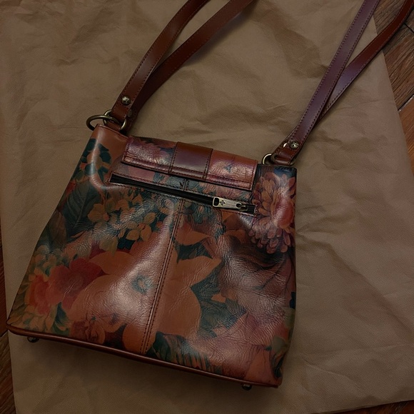 Patricia Nash Larone leather shoulder bag and coin purse - Picture 4 of 6